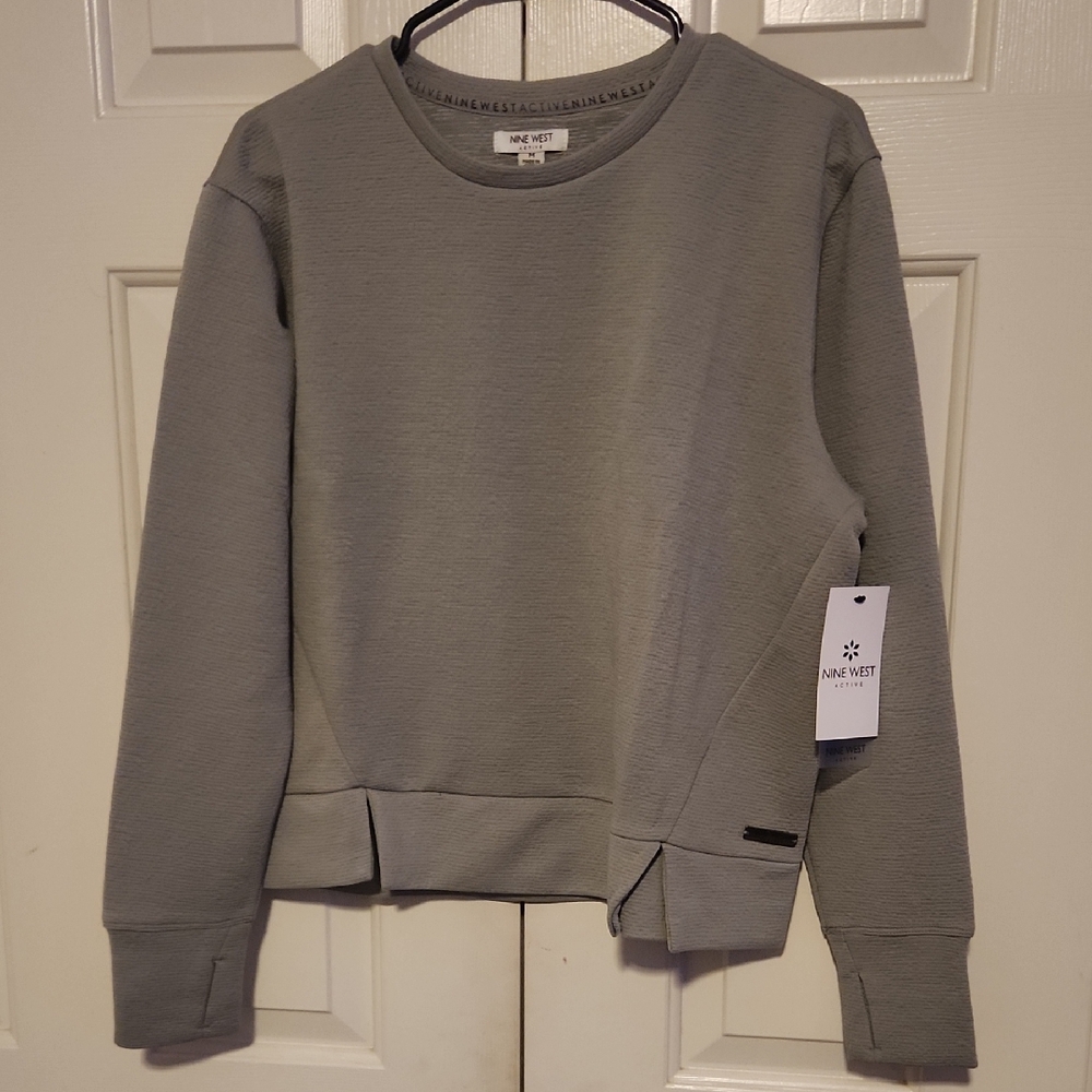 Nine West Light Gray Crew Neck Sweater